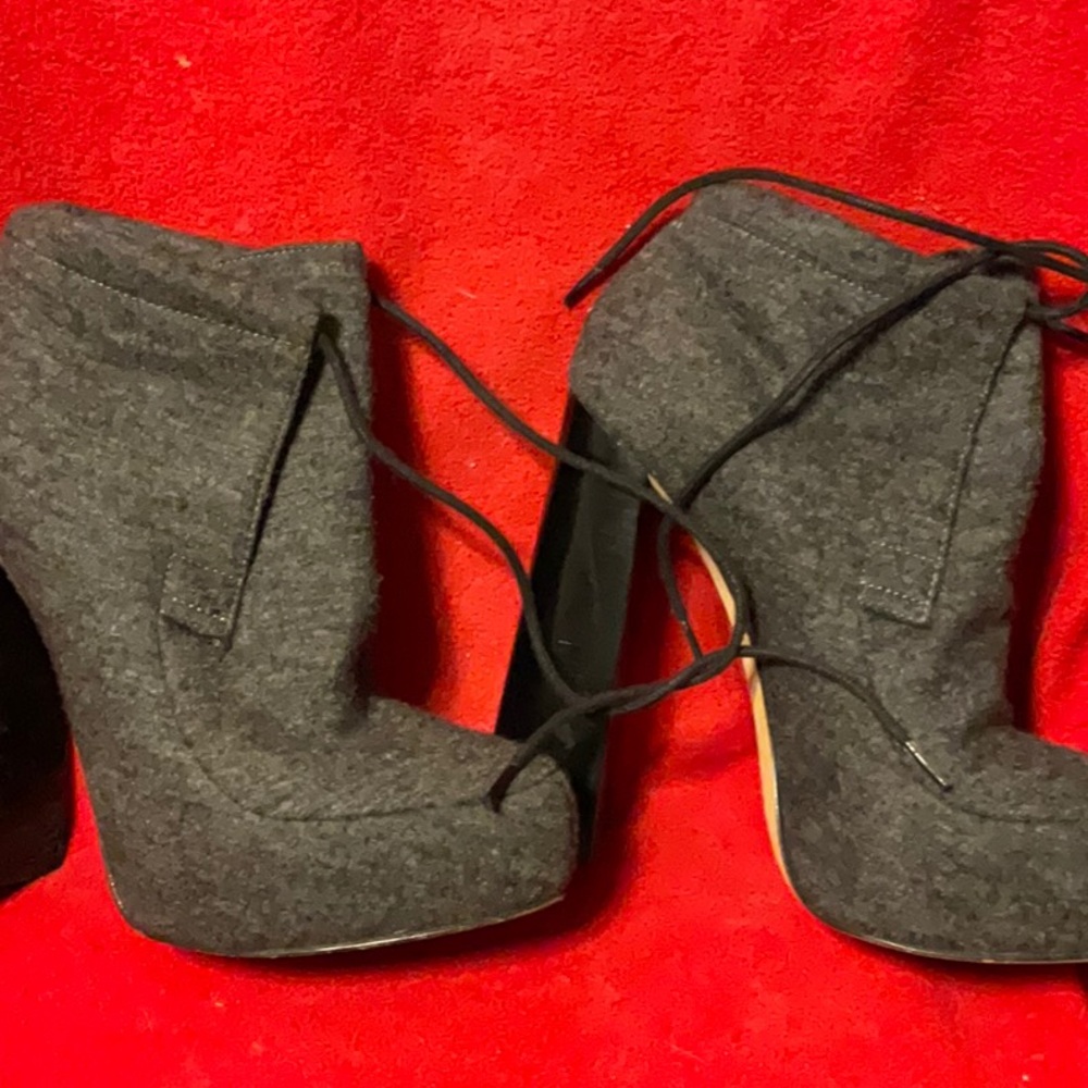 Alexander Wang
Gray Platform Ankle Boots